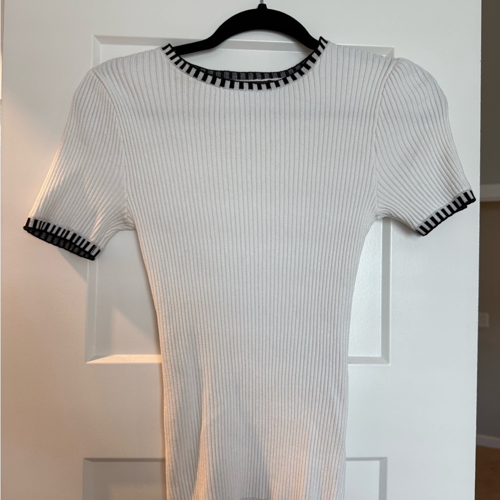 Black and White Ribbed Women's Top